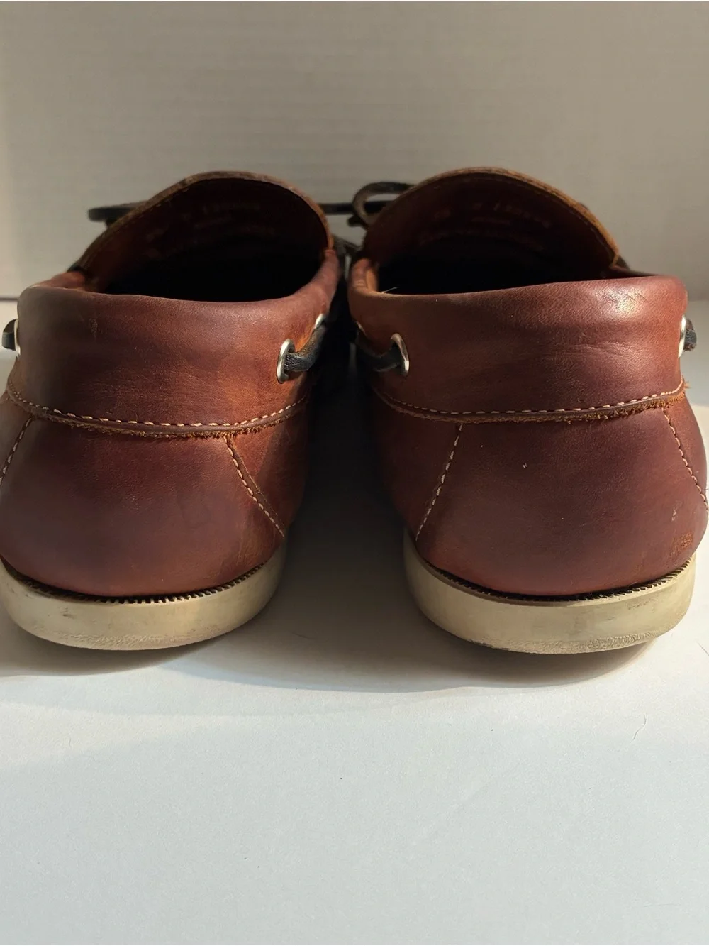 L.L. Bean Men's 8.5 Moccasins Hand Sewn Boat Shoes Leather Brown Loafers